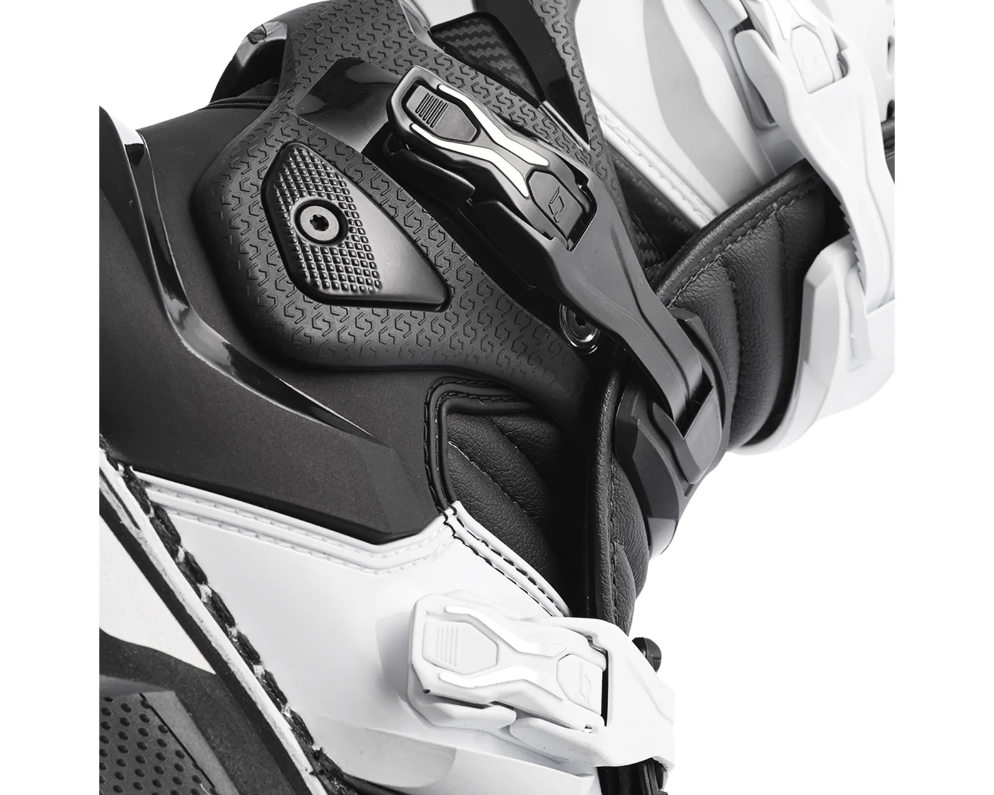 GAERNE SG-22 BLACK/WHITE BOOTS