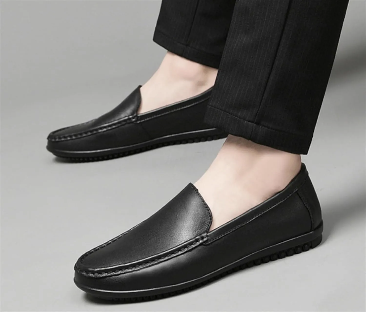Men's Genuine Leather Loafers Slip-on Casual Business Dress Shoes Walking Shoes Comfortable Round Toe Lightweight Flat Shoes Boat Shoes for Men