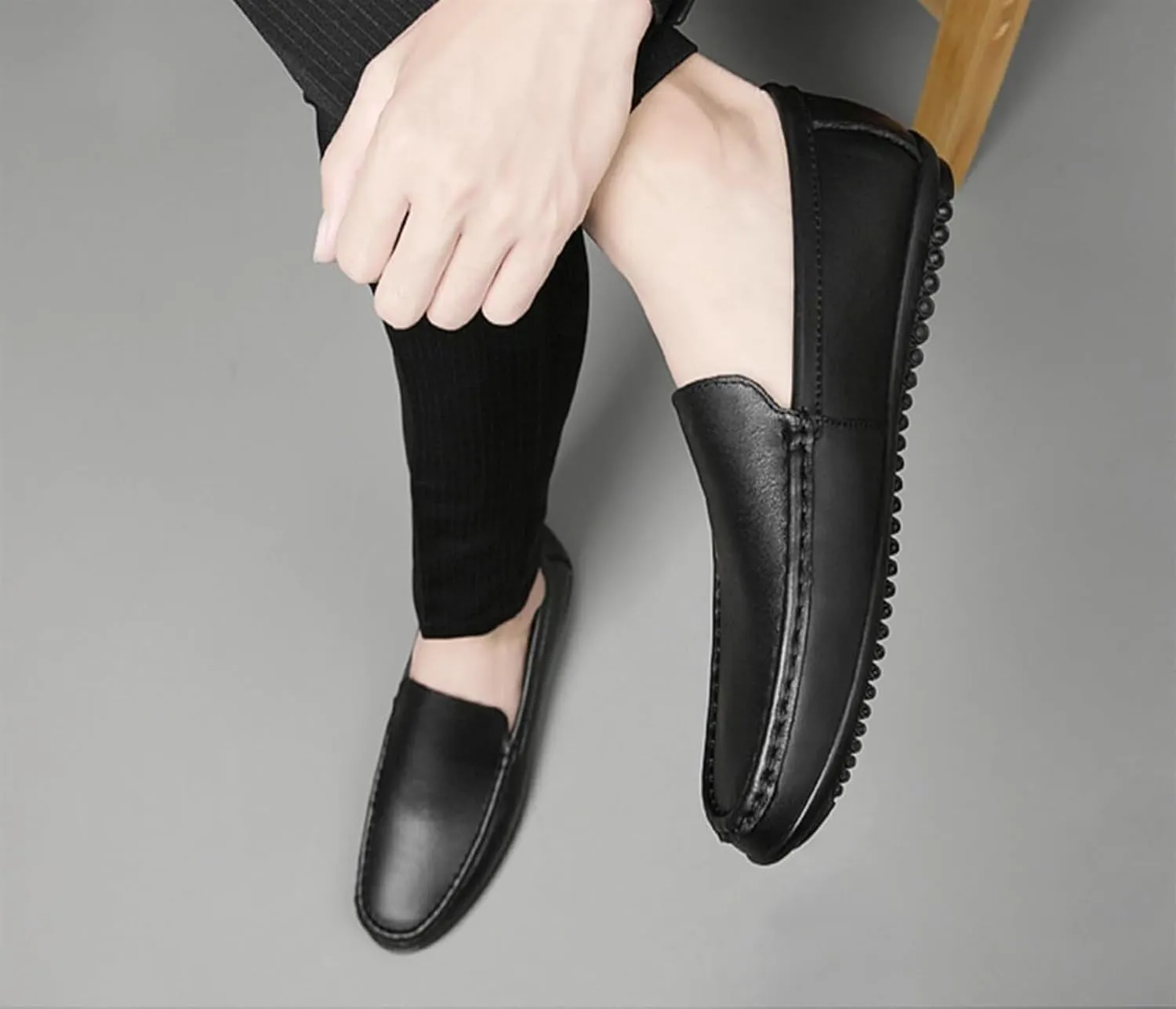 Men's Genuine Leather Loafers Slip-on Casual Business Dress Shoes Walking Shoes Comfortable Round Toe Lightweight Flat Shoes Boat Shoes for Men