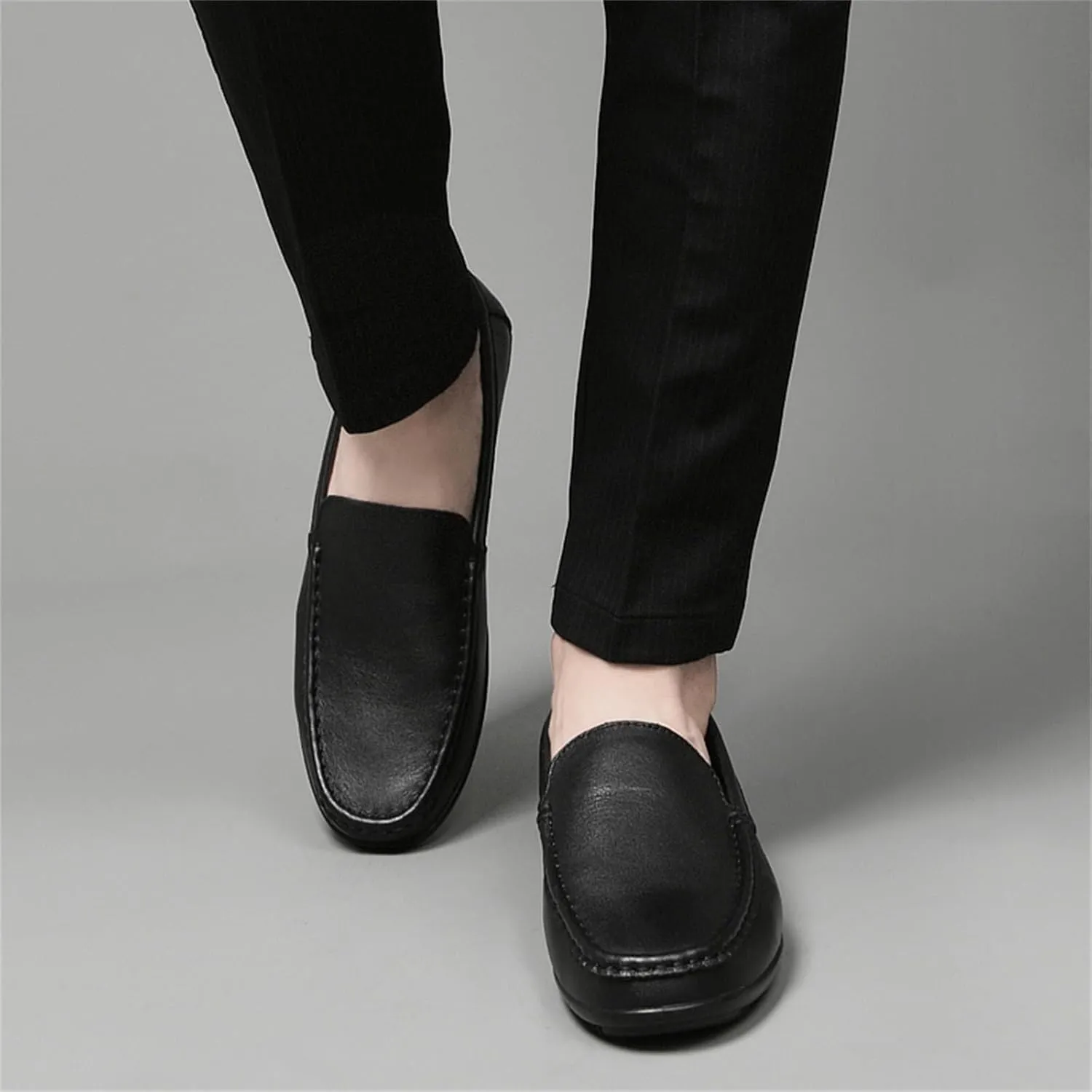 Men's Genuine Leather Loafers Slip-on Casual Business Dress Shoes Walking Shoes Comfortable Round Toe Lightweight Flat Shoes Boat Shoes for Men