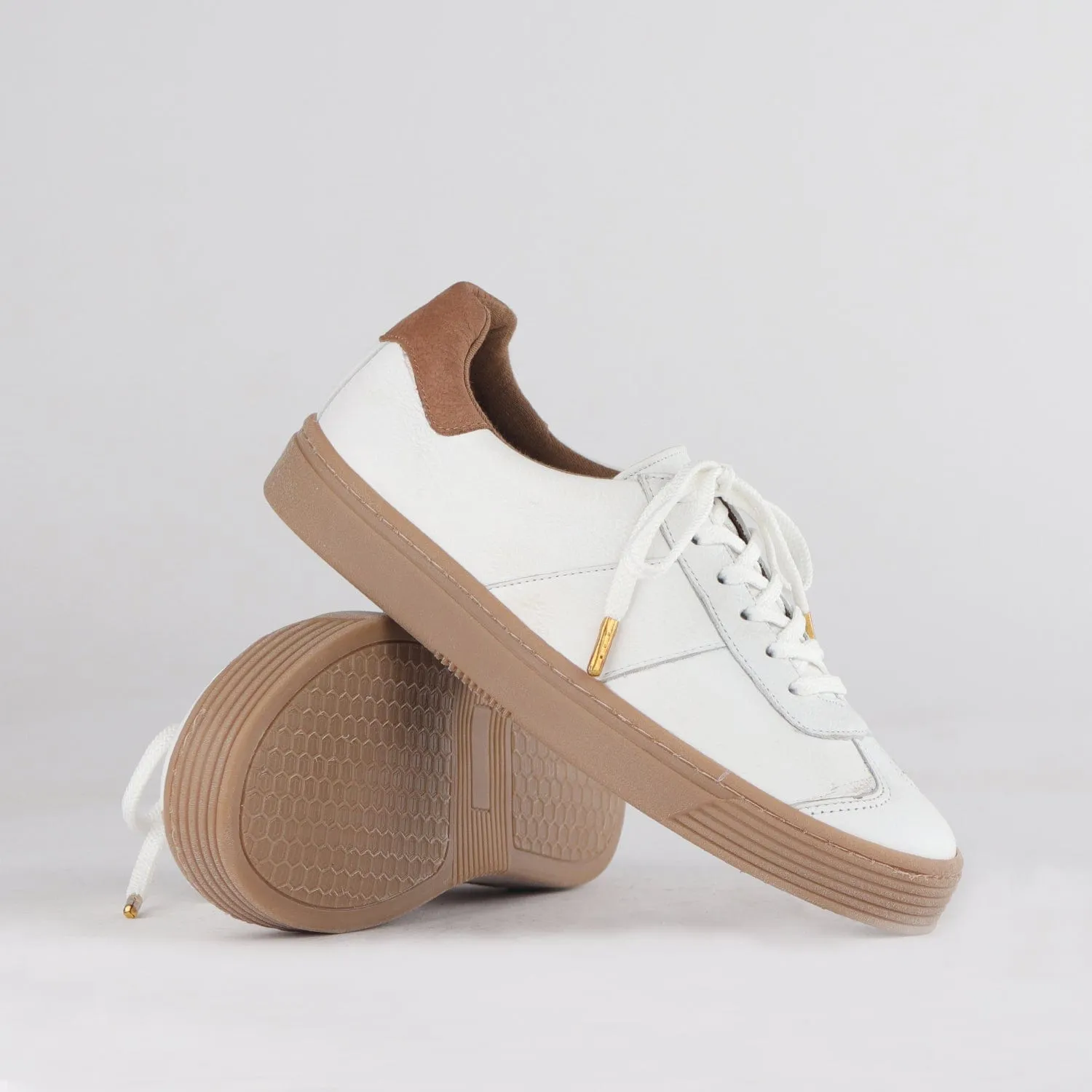 Retro Lace-up Sneaker in White Multi -12795