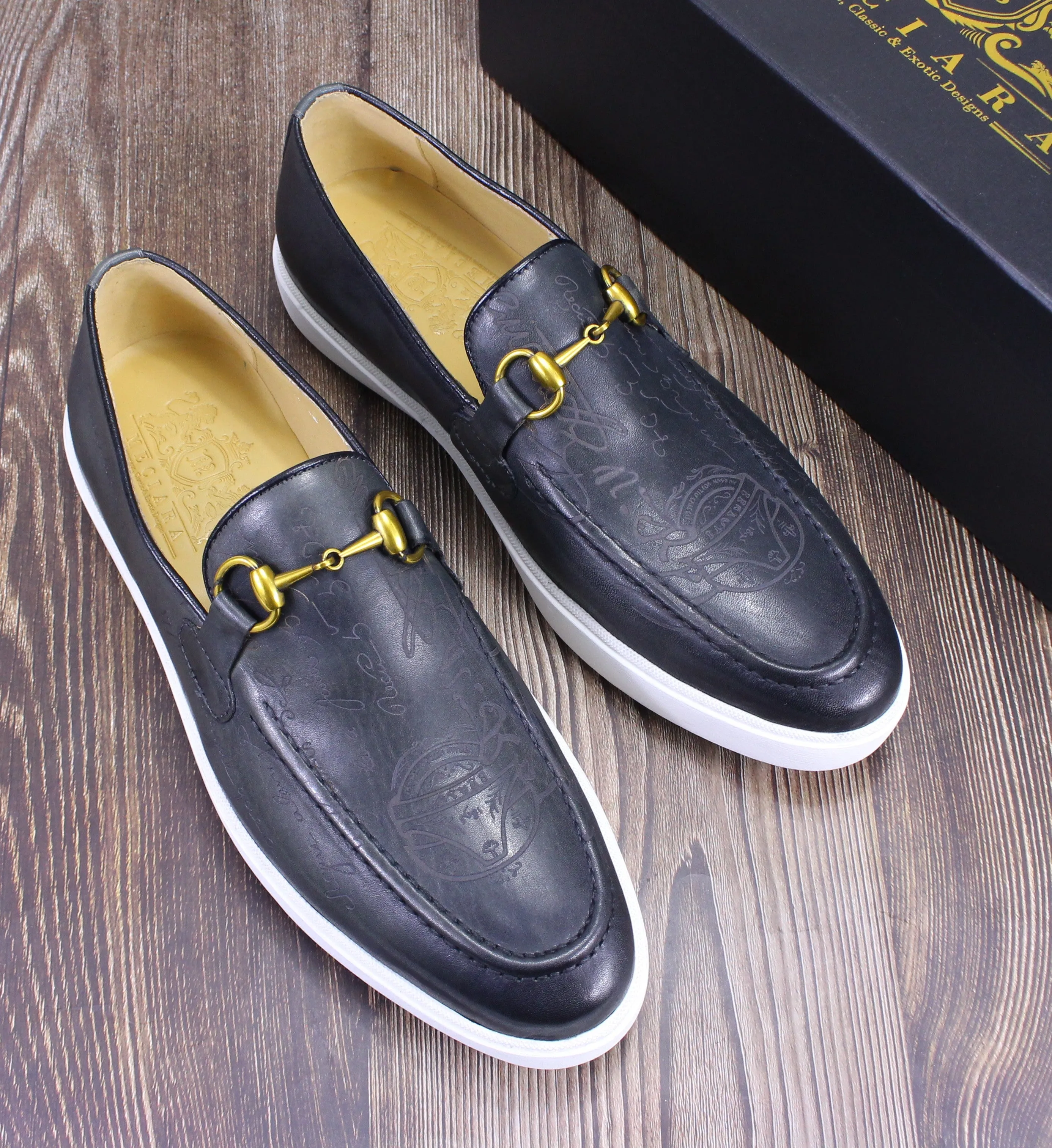Ruffle Embossed Genuine Leather