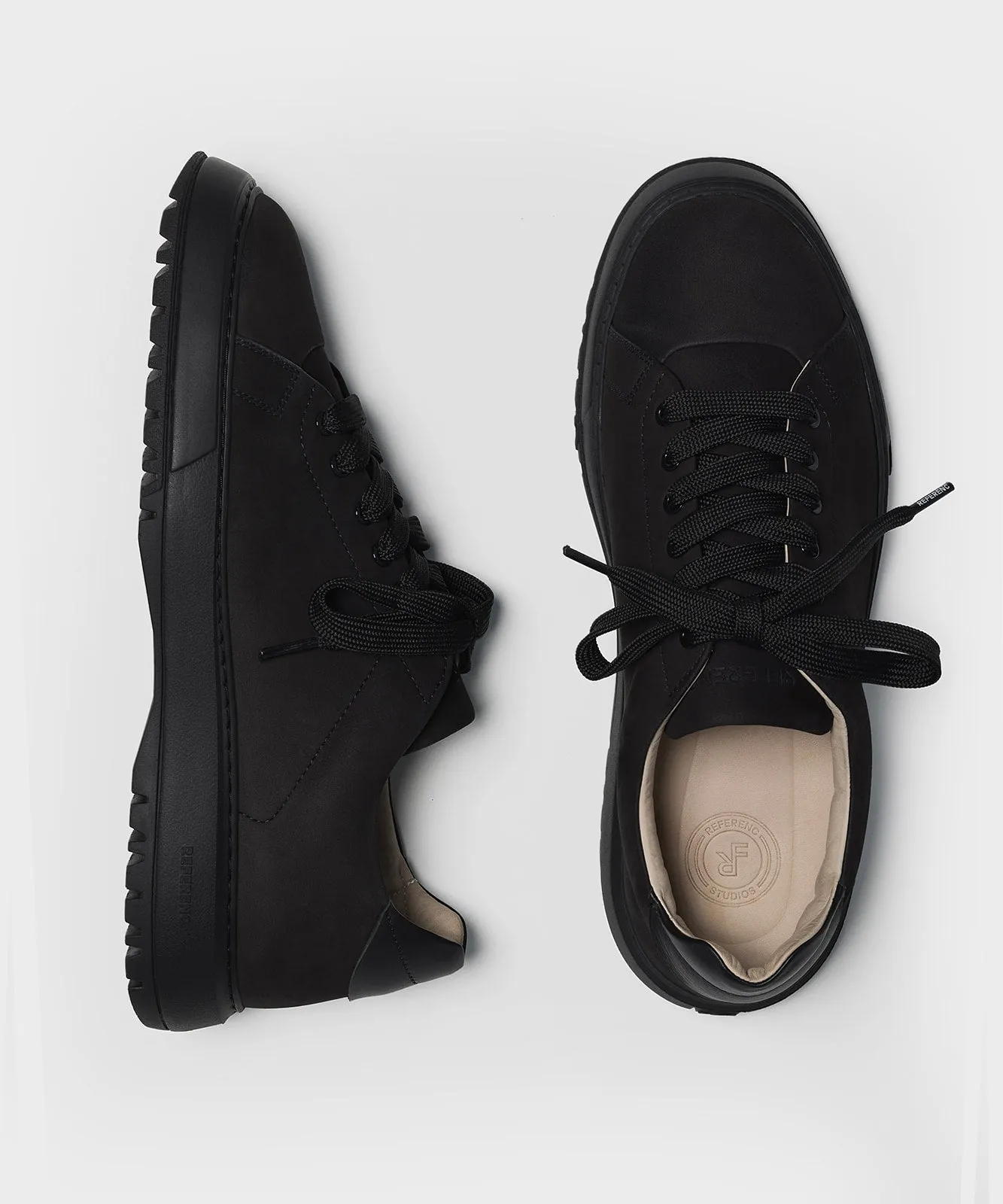The Tennis Top All Black Nubuck