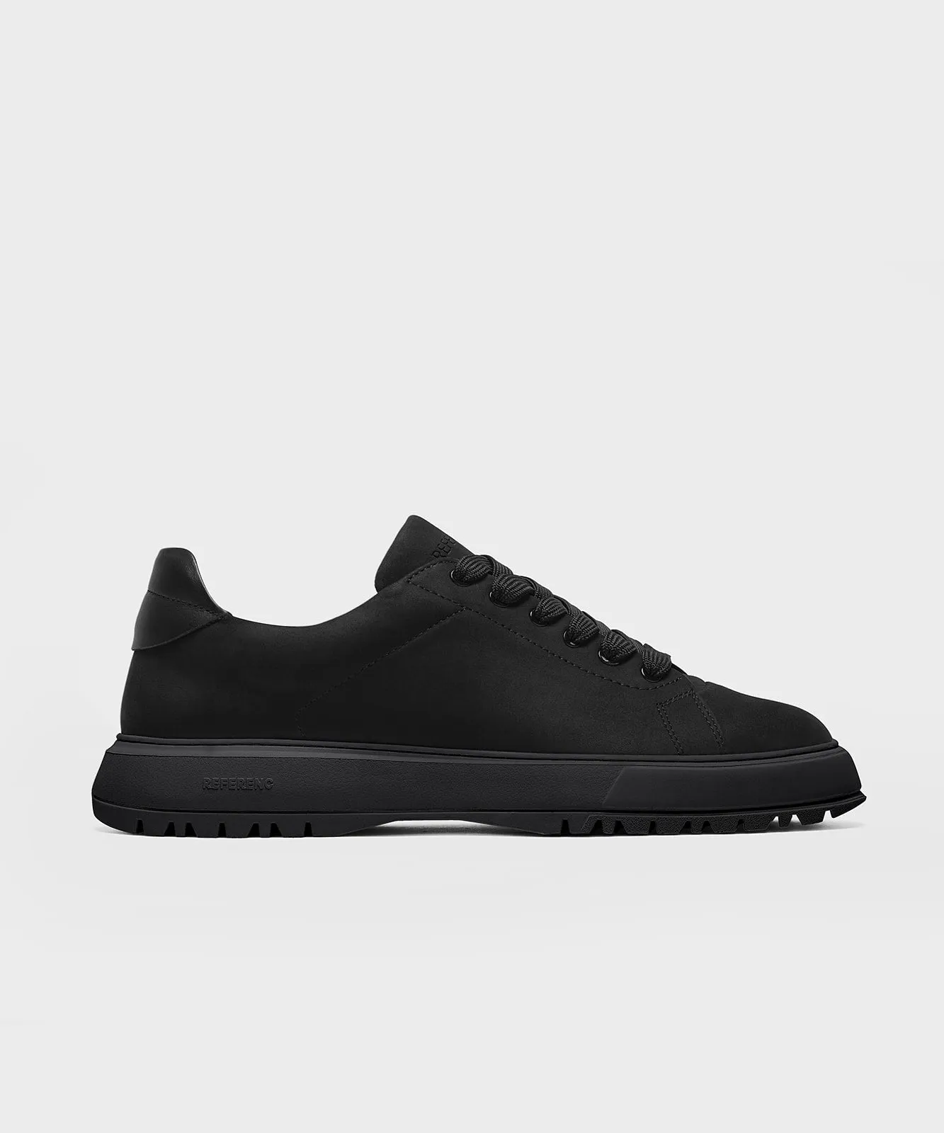The Tennis Top All Black Nubuck