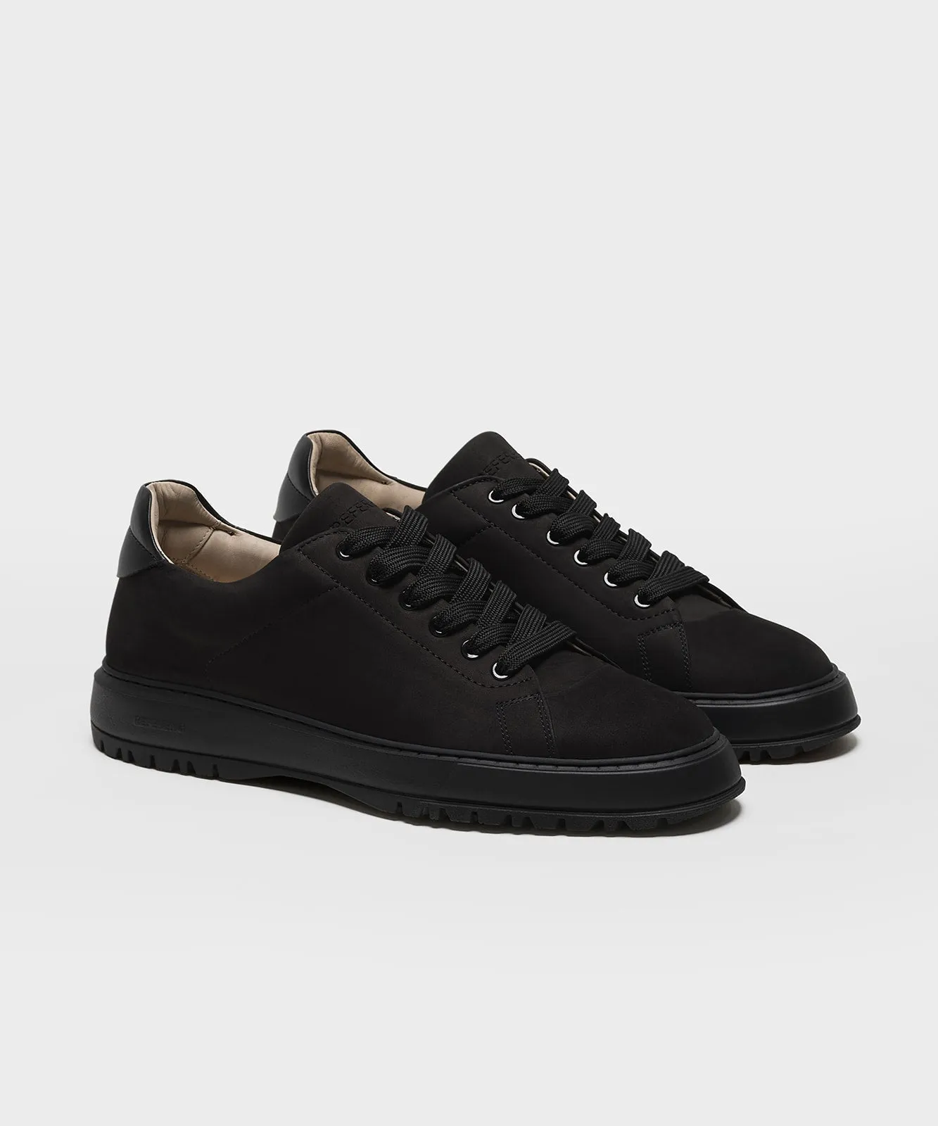 The Tennis Top All Black Nubuck